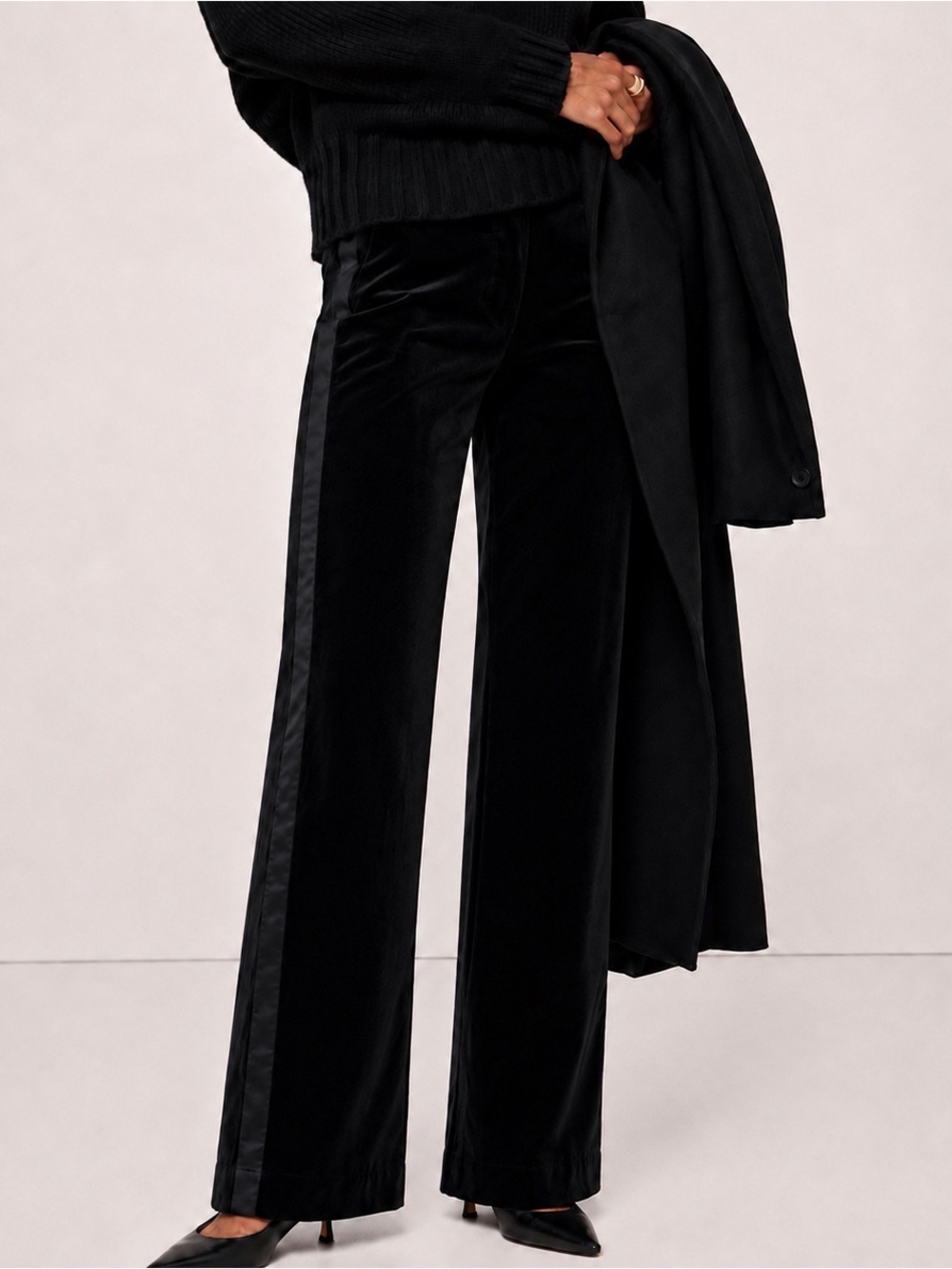Banana Republic Martin Fit Black Velvet Tuxedo Stripe Pants Size 2 NWT